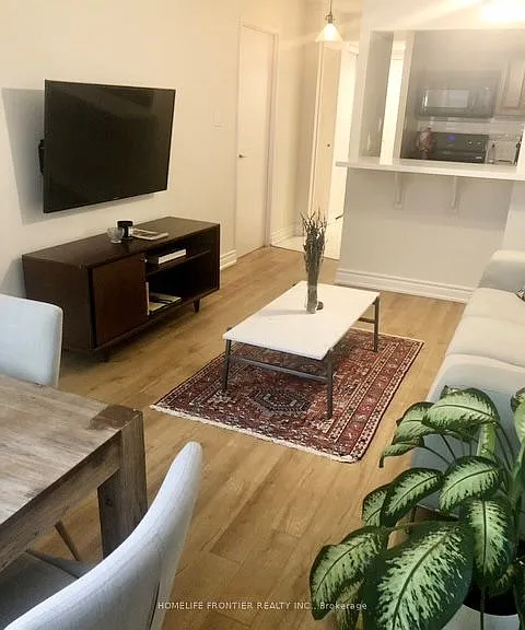 633 Bay St #712 — Photo 5