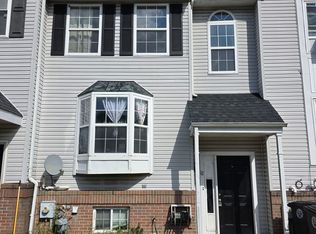 12 Auckland Dr, Newark, DE 19702