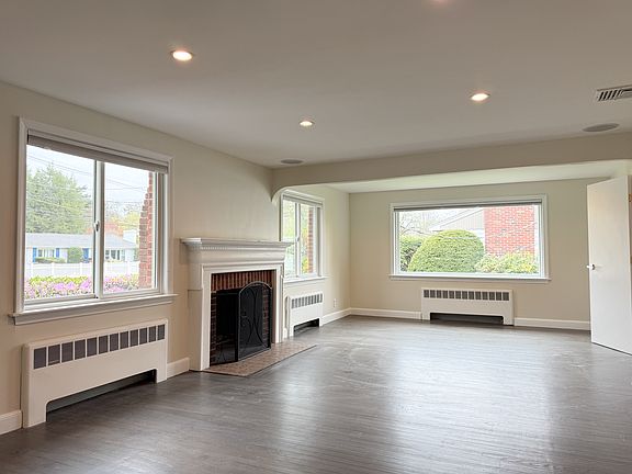 4th image of 115 Grove St