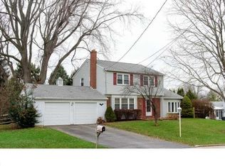 8 Birch Rd, Malvern, PA 19355