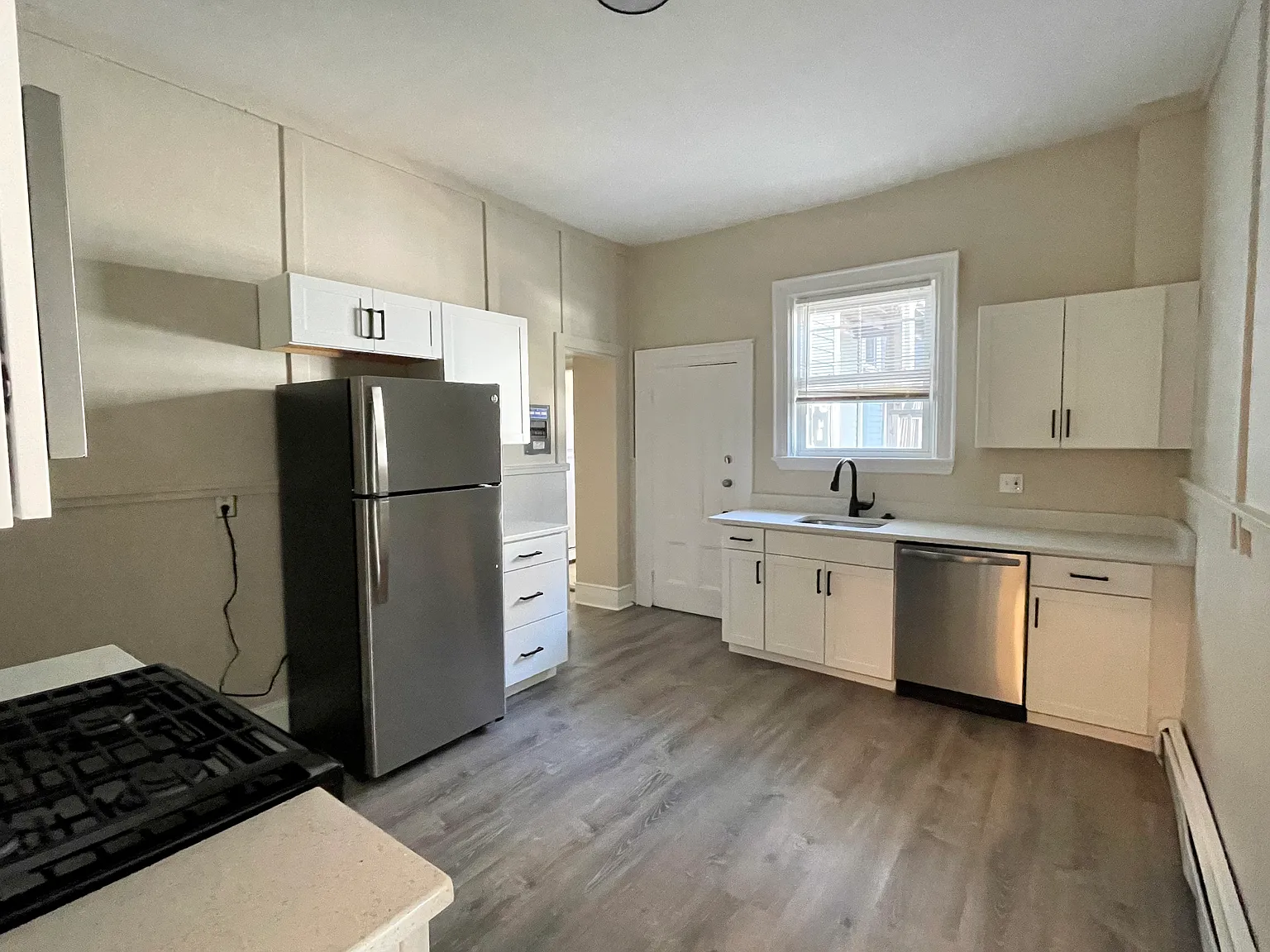 4 Loring Ave — Photo 2