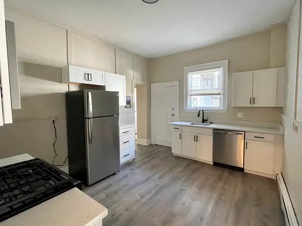 4 Loring Ave, Salem, MA