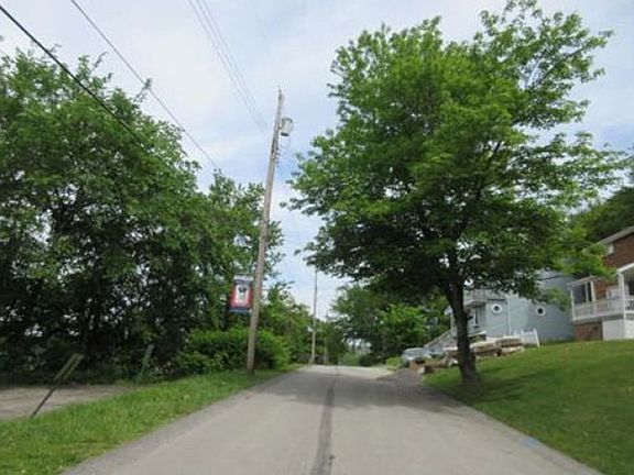 Exterior Neighborhood (street photo)