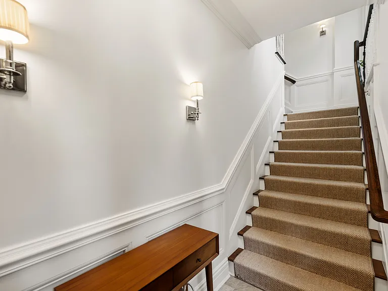 250 Milbank Ave #B — Photo 9
