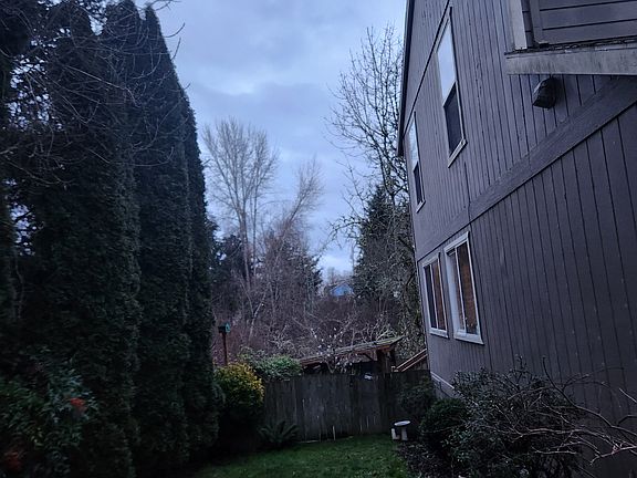 5th image of 1342 SE 61st Pl