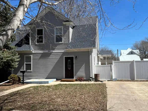 704 S Edmunds St, Mitchell, SD 57301