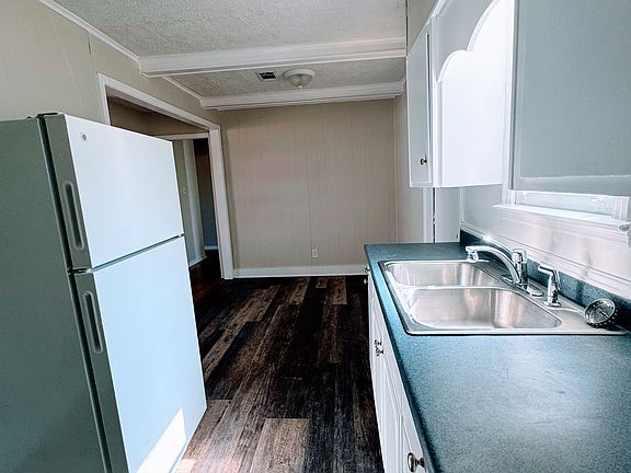 5th image of 3714 Farwood Dr