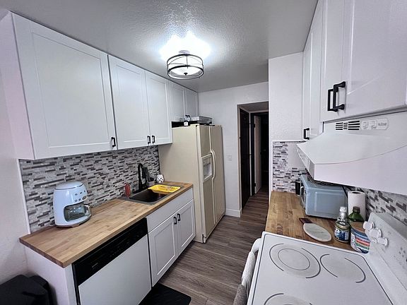 3rd image of 4600 Neil Rd APT 29