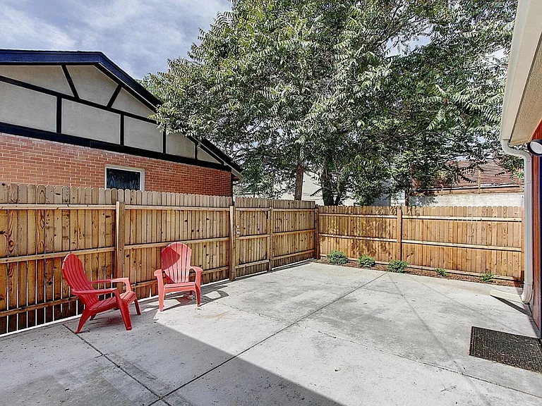 504 W 8the Ave — Photo 27