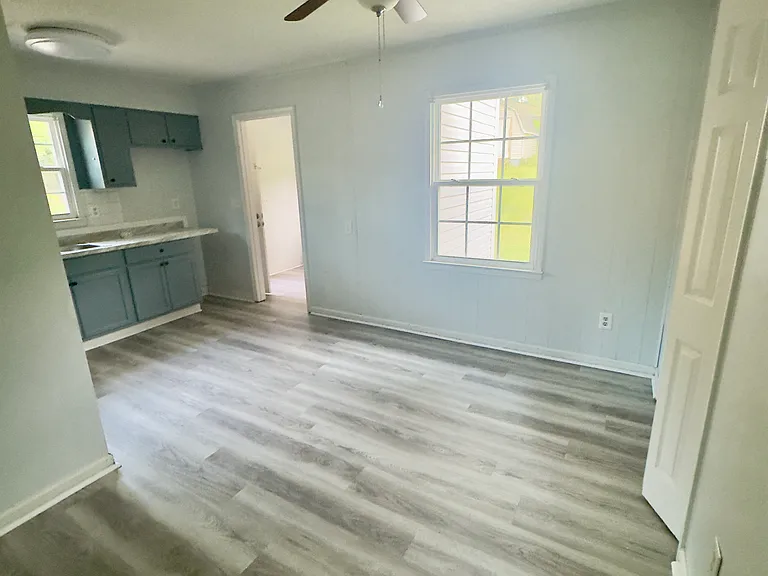 800 Miriam Ave — Photo 9
