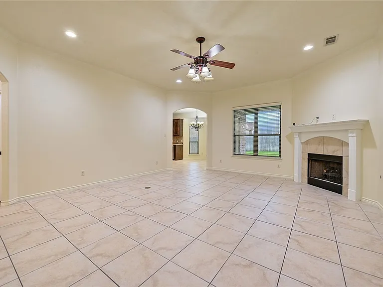 4232 Rocky Rhodes Dr — Photo 2
