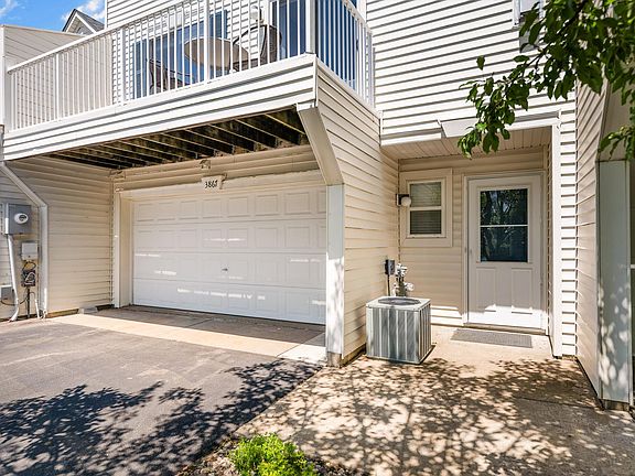 3rd image of 3867 Abercrombie Ln