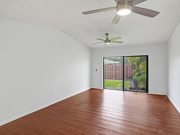 5th image of 13934 SW 52nd Terrace