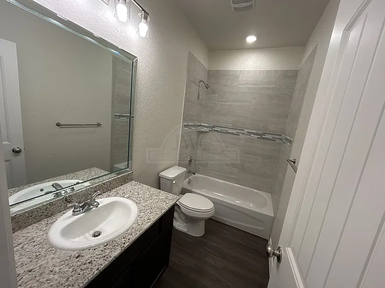 5104 Rose Garden Loop — Photo 9