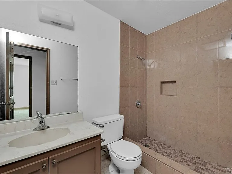2716 N 31st St #3 — Photo 11