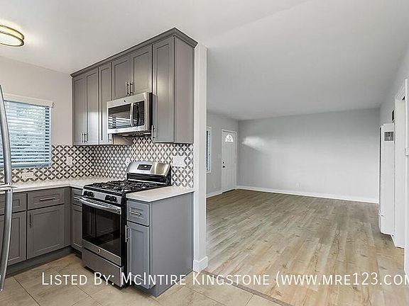 3rd image of 5626-5630 N Sultana Ave #4