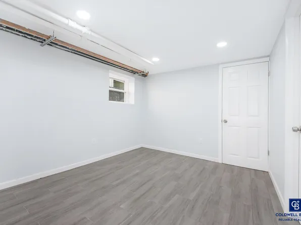 490 Van Duzer Street image 21 of 22