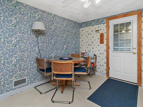 5th image of 71 Farnum Rd