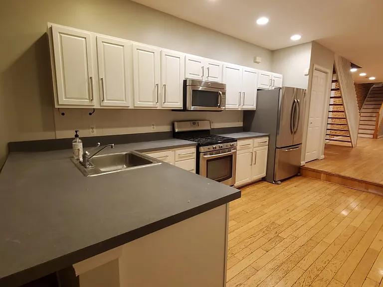 1430 Light St — Photo 4