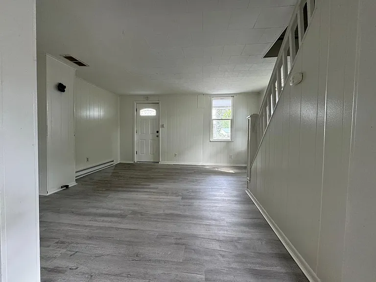 117-119 S Walnut St #120 — Photo 3