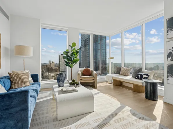 17 Hanover Place image 1 of 7