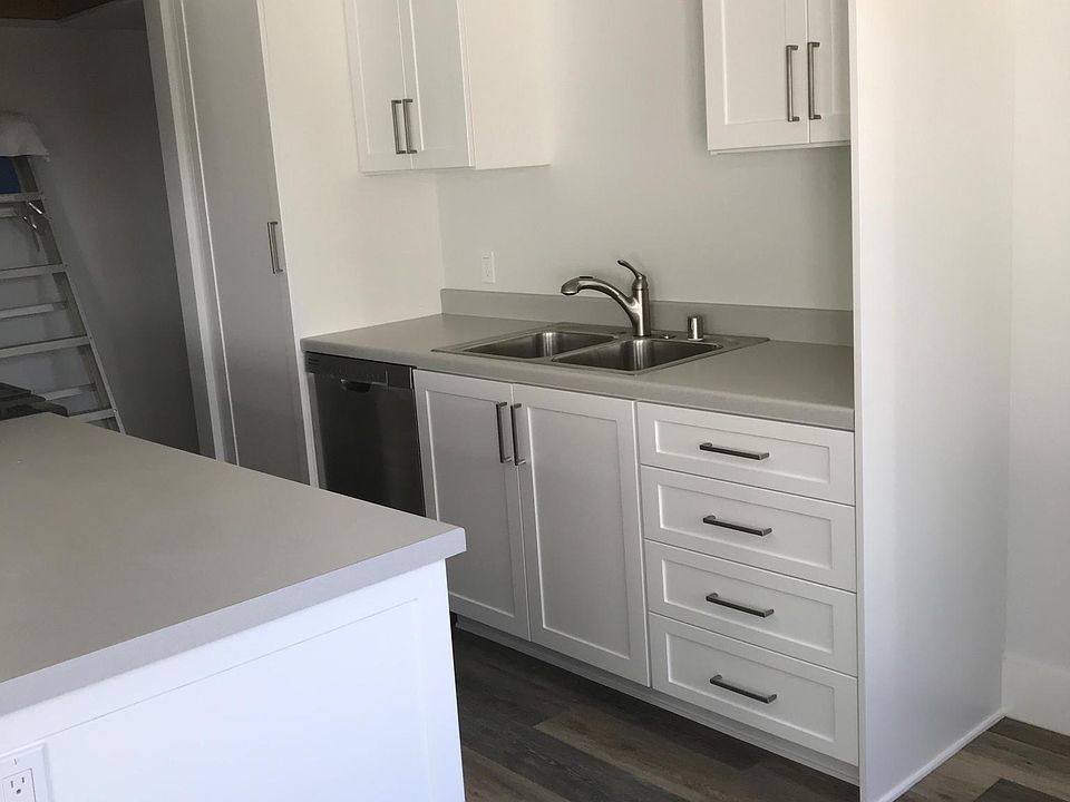 1st image of 358 E 15th St APT B