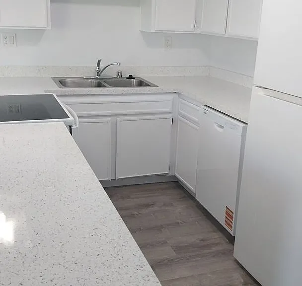 4336 Iowa St — Photo 2