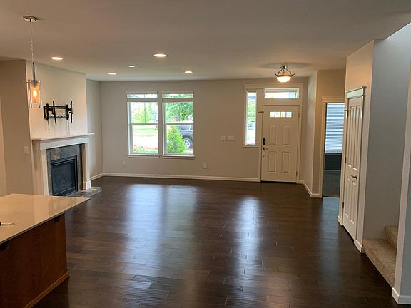 4th image of 18106 Village Pkwy E