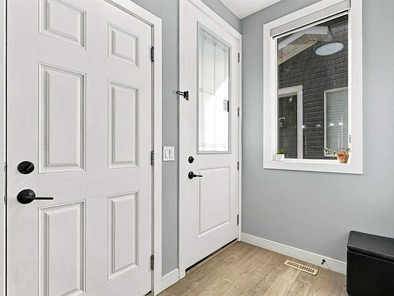 2nd image of 46 S Waterford Rd