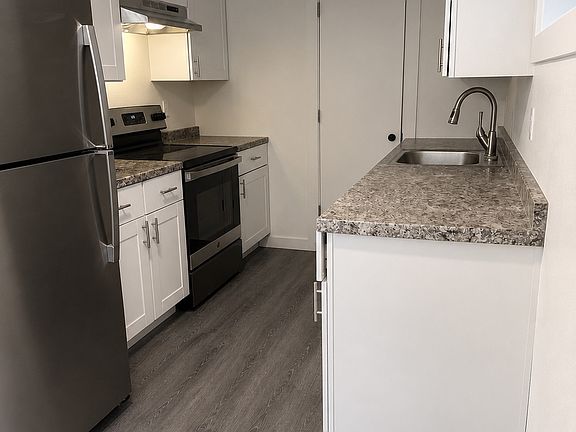 4th image of 7509-7517 NE Pacific St #7517-B