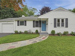 76 Beverly Rd E, Riverside, RI 02915