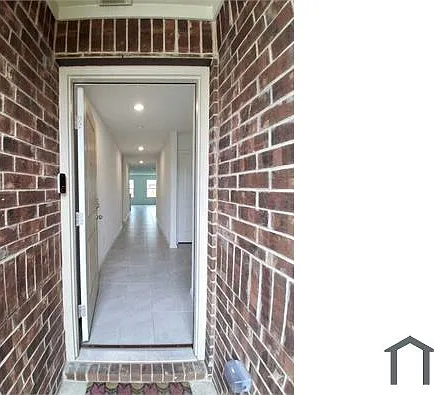 1115 Arborwood Dr — Photo 1