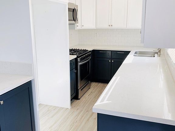 3rd image of 4108 E Broadway #B