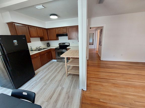 4th image of 2277 Lake Shore Blvd