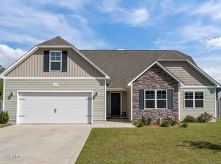 102 Gooseberry Ct, Maysville, NC 28555