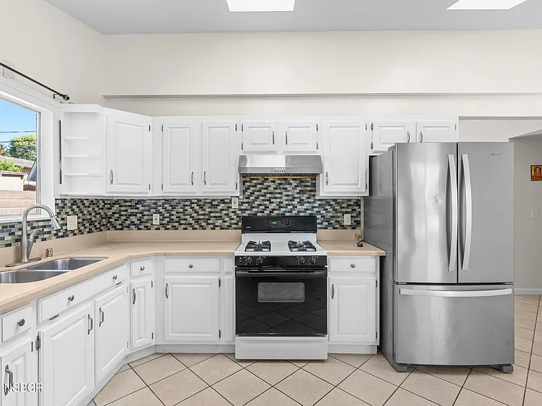 400 E Cherry Ave — Photo 10