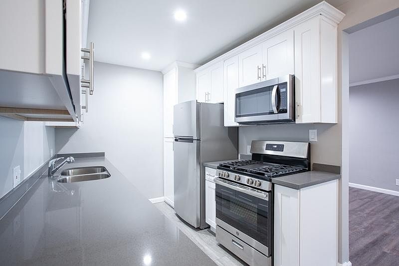 1st image of 205 W Elk Ave #F