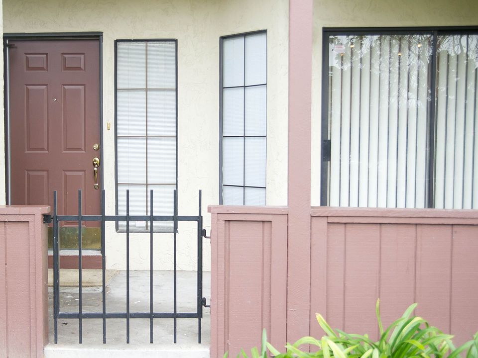 1st image of 408 Kenbrook Cir
