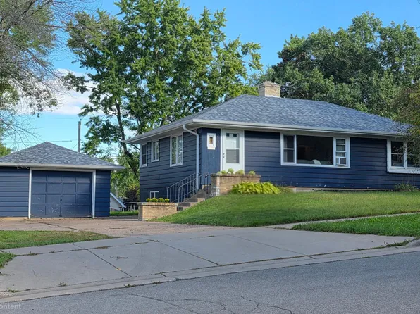 2137 14th St, Eau Claire, WI 54703