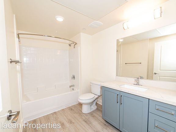4th image of 11433 Albers St #407