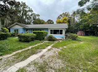 1107 Central St, Mount Dora, FL 32757