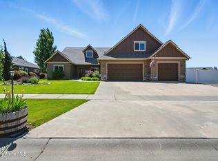 6984 W Blacktail Ave, Rathdrum, ID 83858