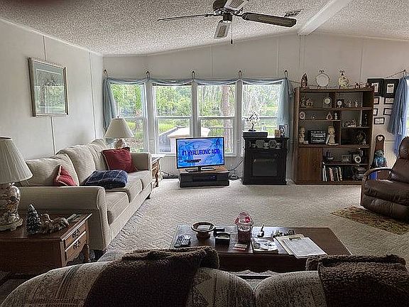4th image of 425 Forest Ln