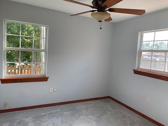 5th image of 16100 Resingron Dr