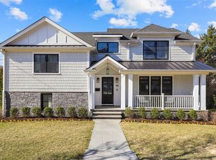 18 Dorchester Rd, Eastchester, NY 10709