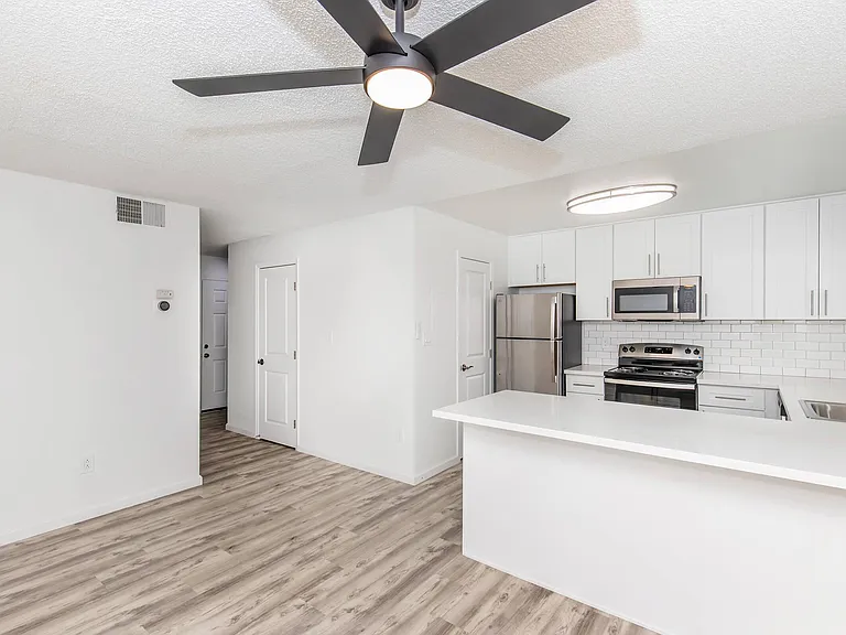 54 Quay Ct — Photo 32