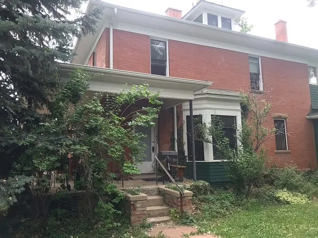 2045 Walnut St — Photo 1