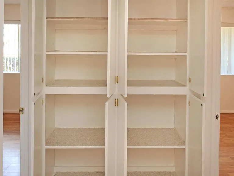 2405 E Huntington Dr — Photo 28