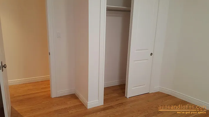 Rented by aptsandlofts.com | media 27