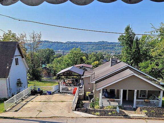 2nd image of 1006 Adele St